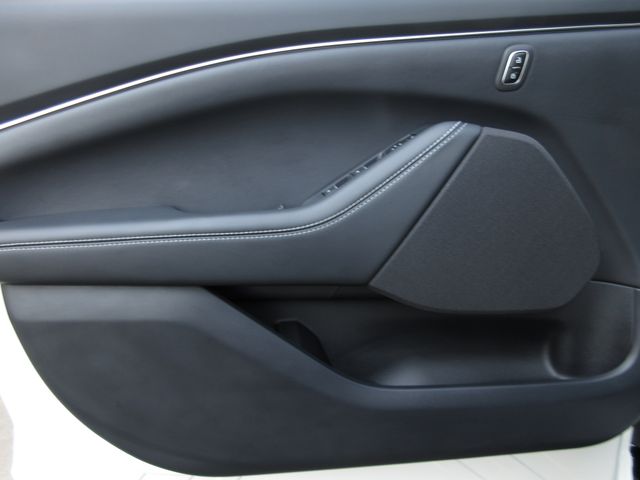 2025 Ford Mustang Mach-E Select photo 8