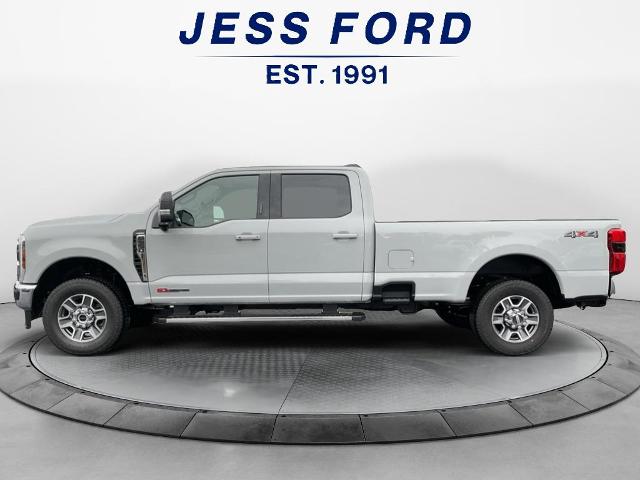 2026 Ford F-350 Lariat photo 2