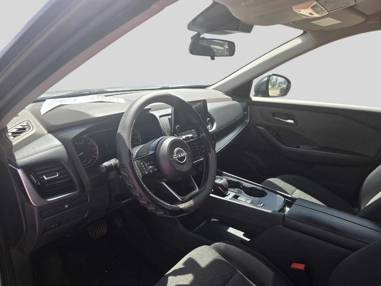2023 Nissan Rogue SV photo 9