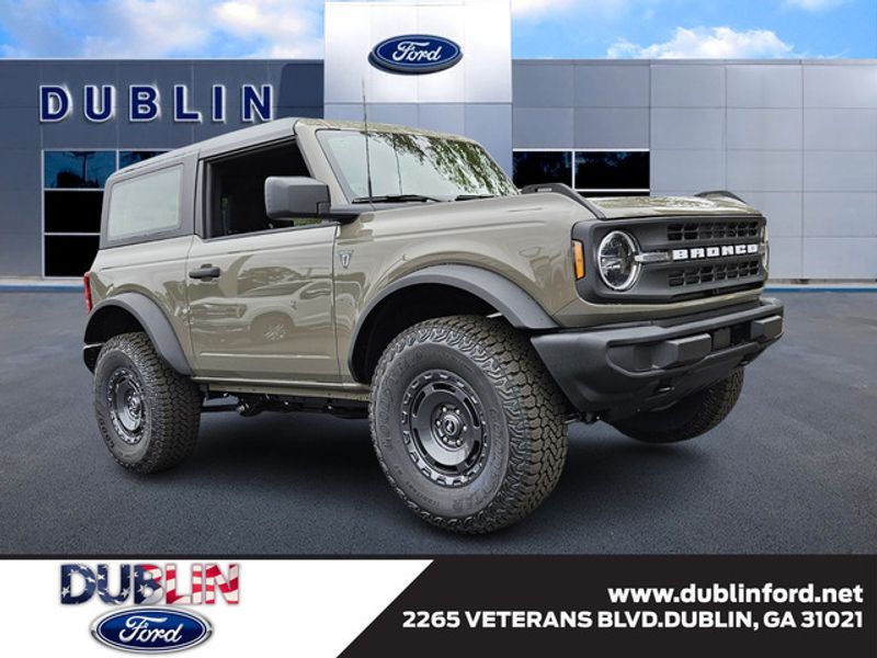 2025 Ford Bronco 2-Door Base's photo