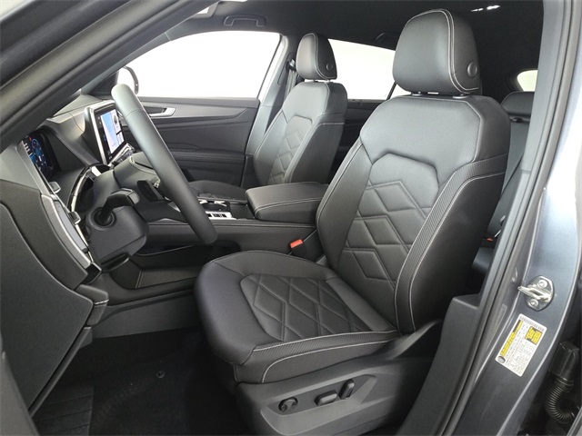 2025 Volkswagen Atlas Cross Sport SE Technology photo 5