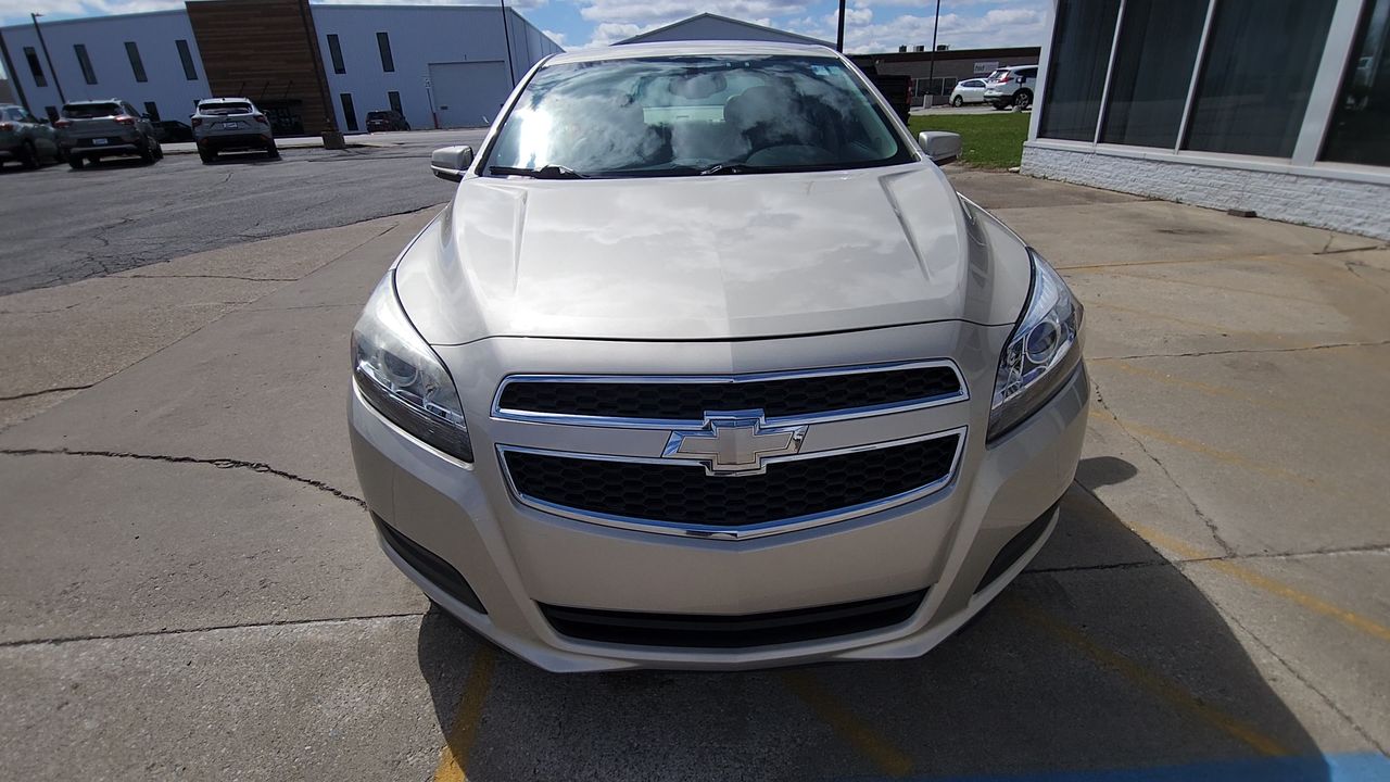 2013 Chevrolet Malibu 1LT photo 3