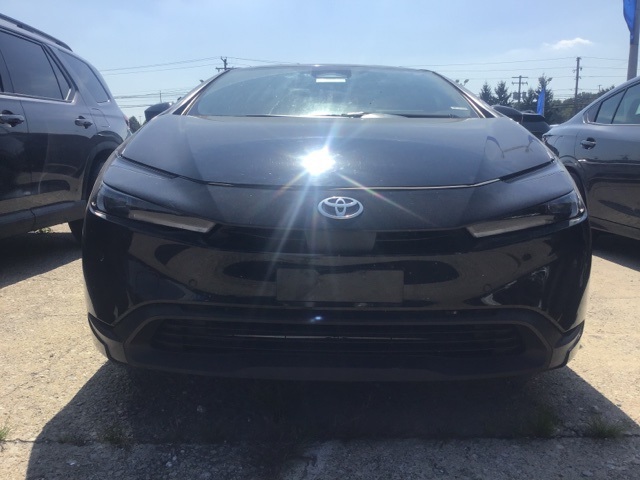 2023 Toyota Prius LE photo 3
