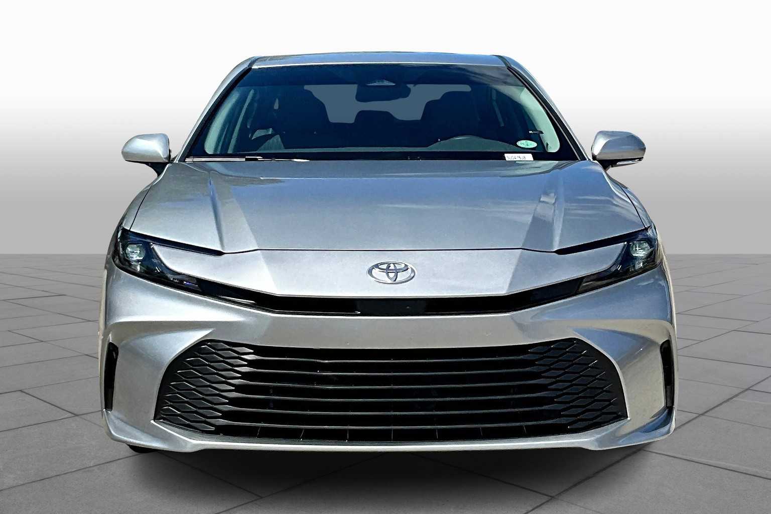2025 Toyota Camry LE photo 3