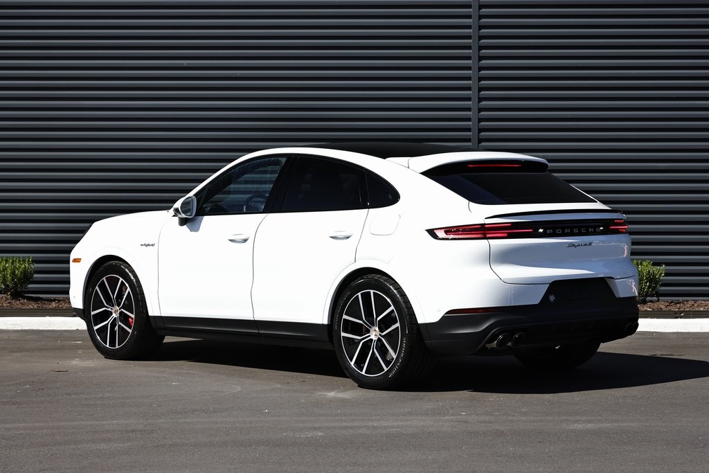 2026 Porsche Cayenne S E-Hybrid Coupe photo 3