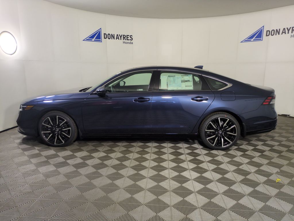 2025 Honda Accord Hybrid Touring photo 2