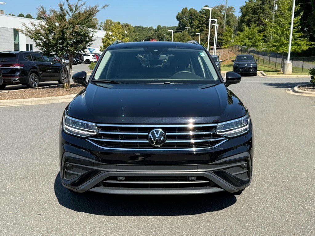 2024 Volkswagen Tiguan SE Wolfsburg Edition photo 2
