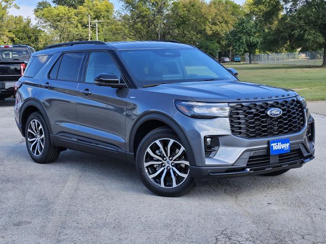2025 Ford Explorer ST-Line photo 2