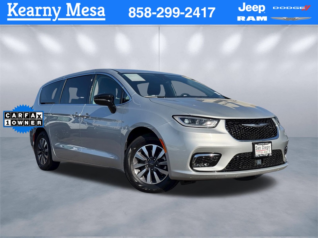 2024 Chrysler Pacifica PHEV Select