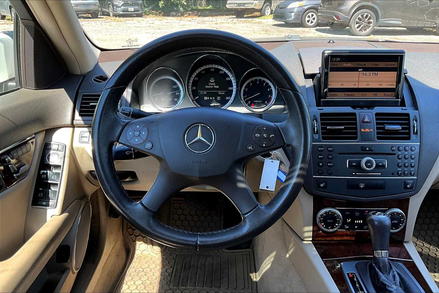 2011 Mercedes Benz C 300 Sport photo 5