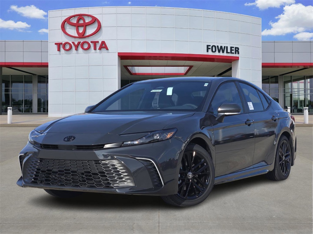2026 Toyota Camry SE's photo