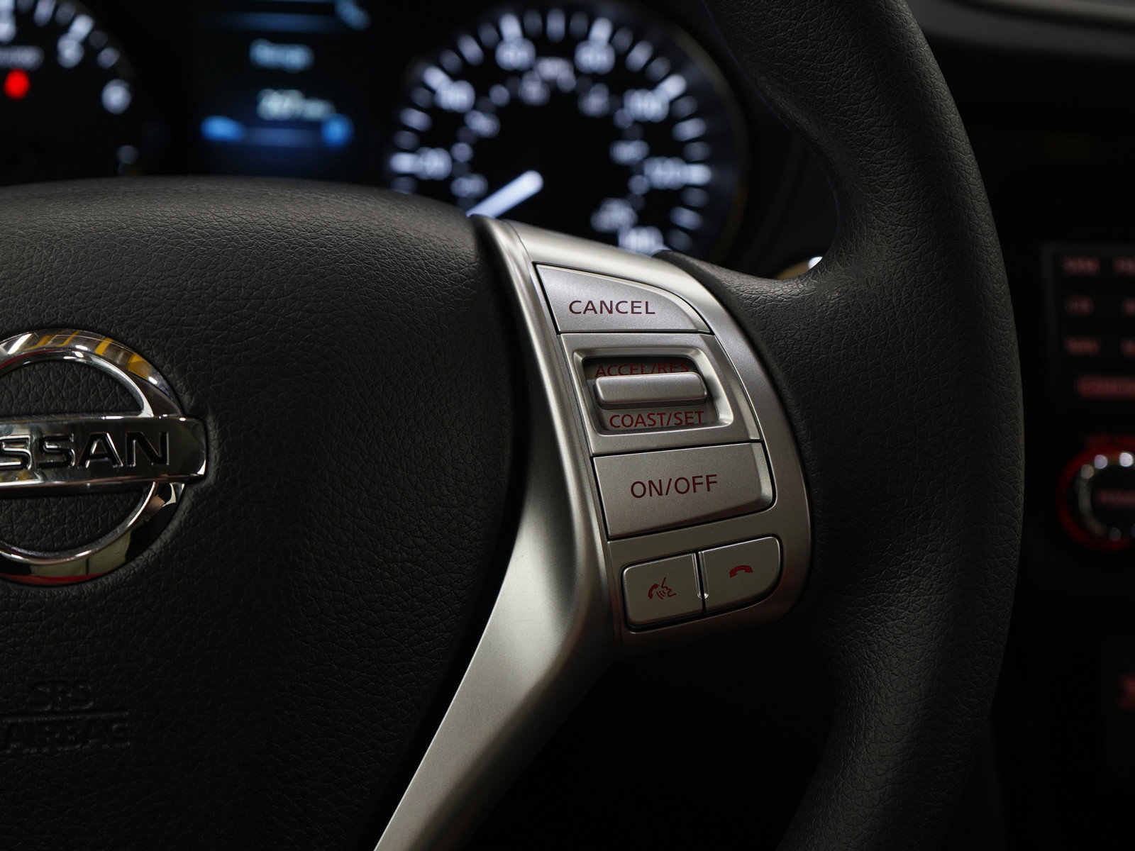 2016 Nissan Rogue SV photo 24