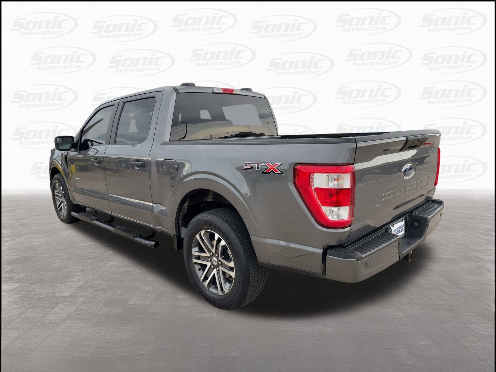 2021 Ford F-150 XL photo 2