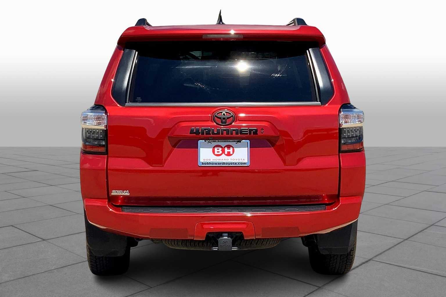 2021 Toyota 4Runner SR5 photo 2