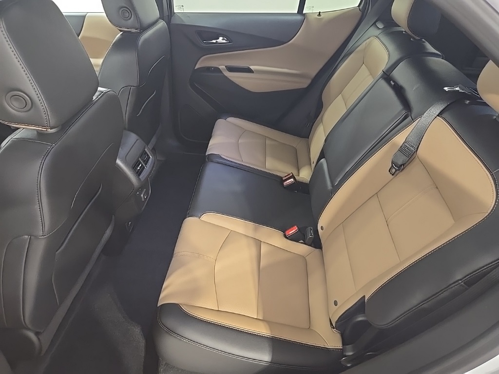 2024 Chevrolet Equinox Premier photo 17