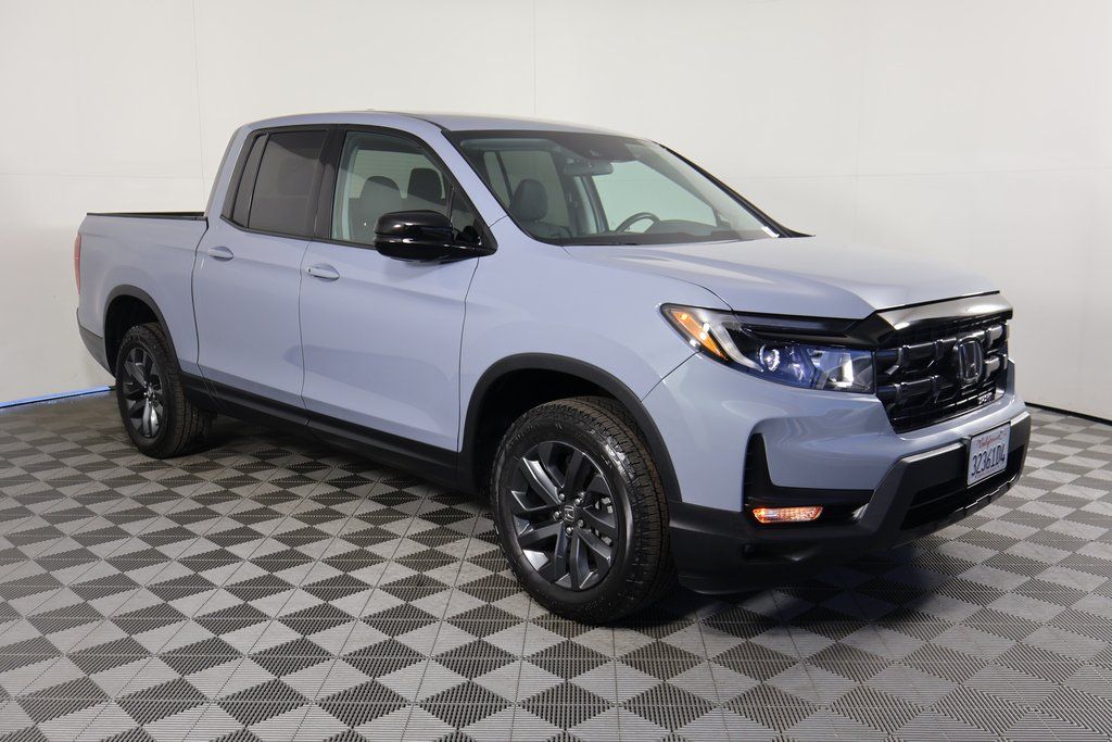 2025 Honda Ridgeline Sport photo 3