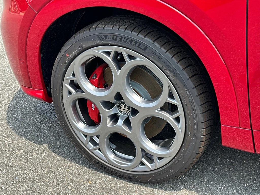 2025 Alfa Romeo Tonale Tributo Italiano photo 12