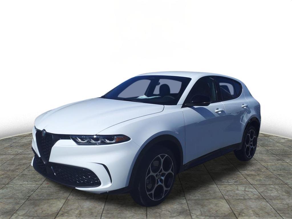 2025 Alfa Romeo Tonale Base