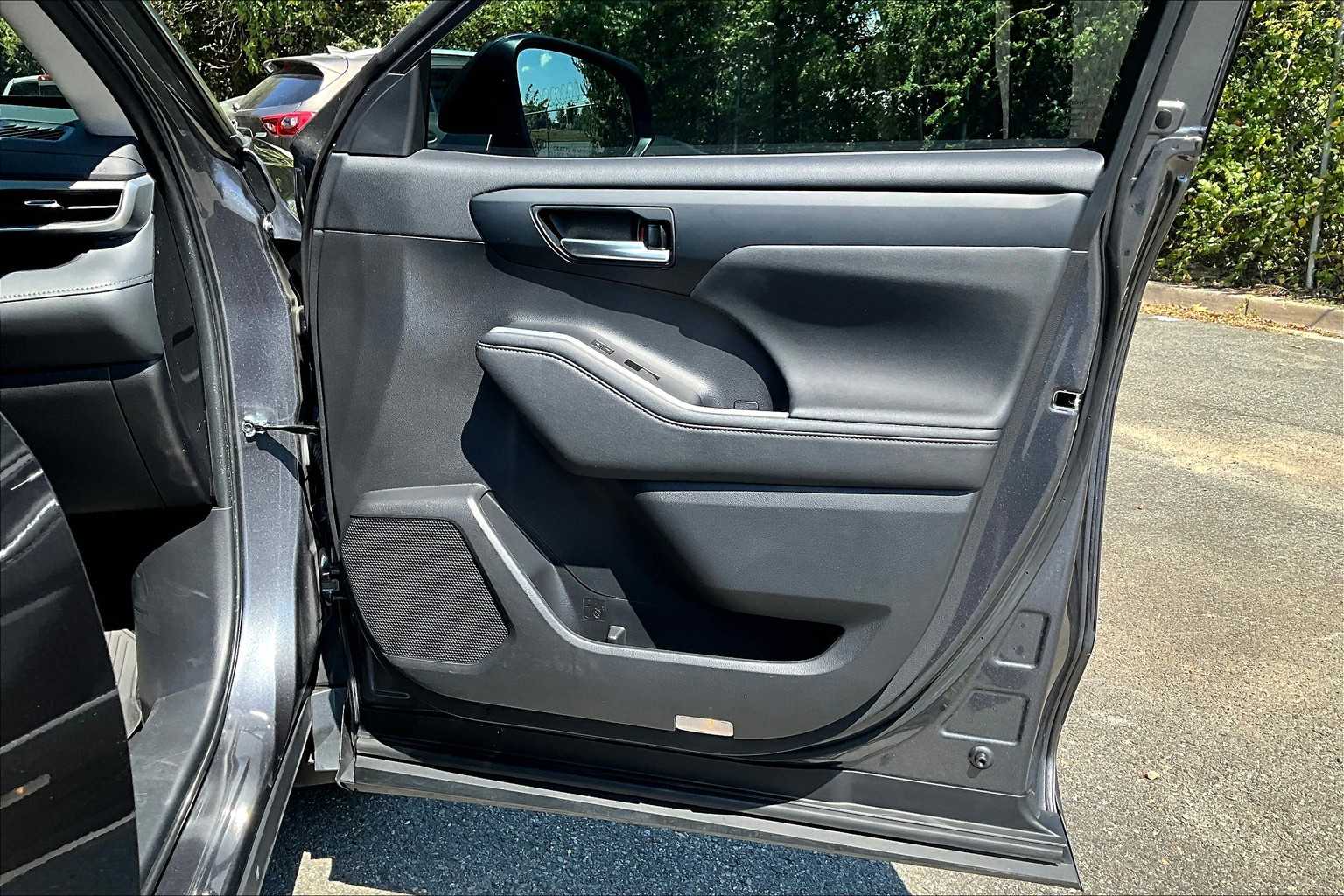 2023 Toyota Highlander XLE photo 22