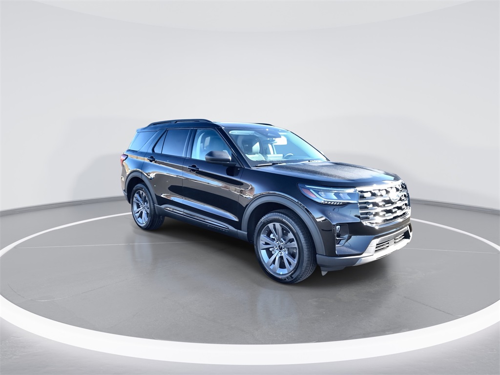 2026 Ford Explorer photo 2
