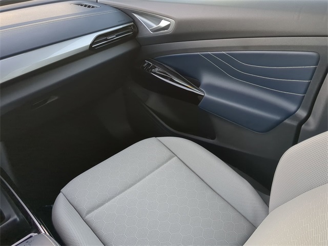 2025 Volkswagen ID.4 Pro Plus photo 17
