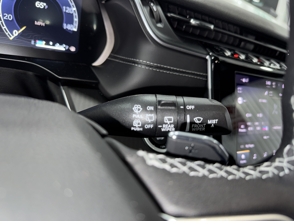 2025 Jeep Grand Cherokee Altitude X photo 32