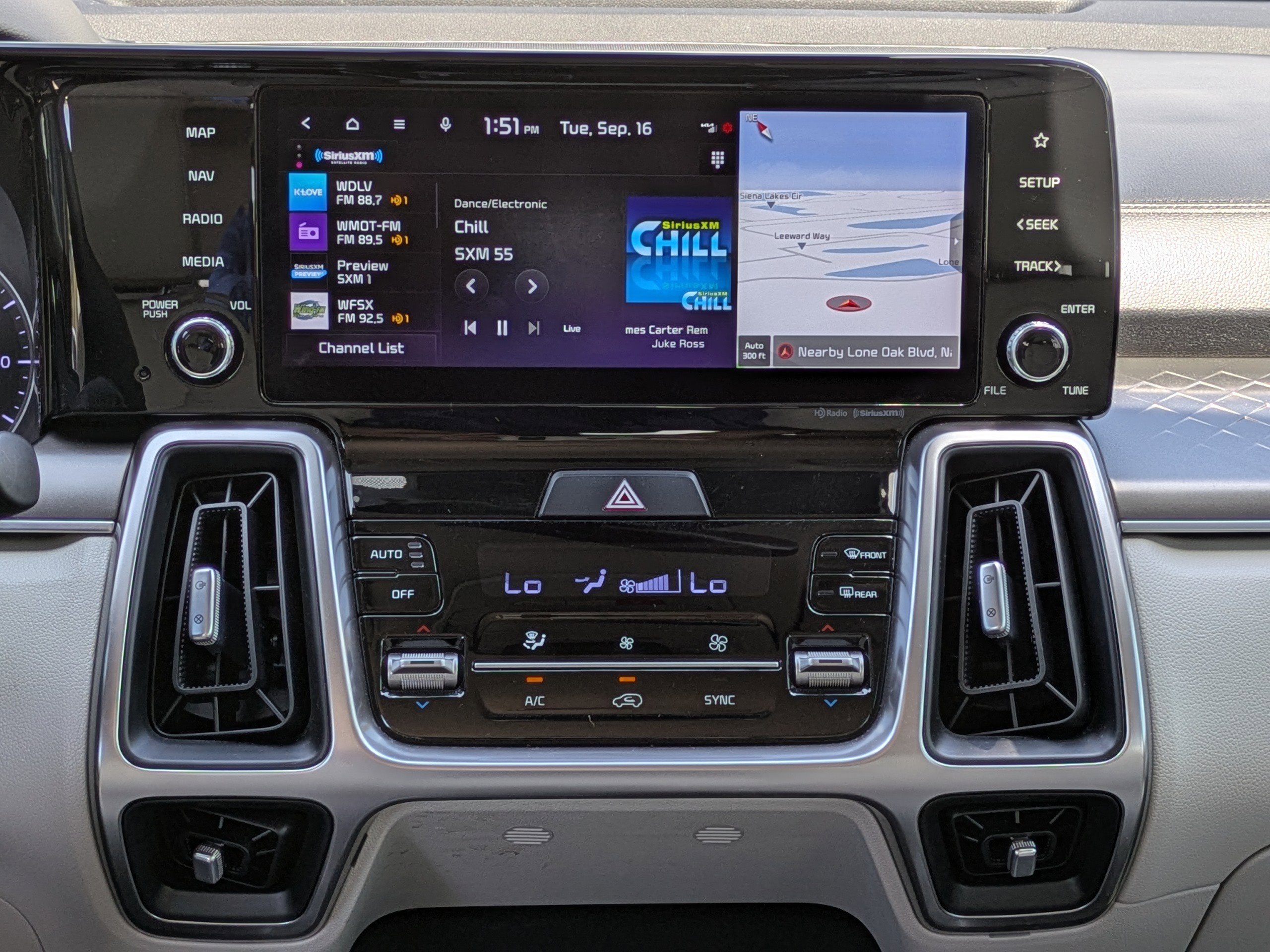 2022 Kia Sorento S photo 13