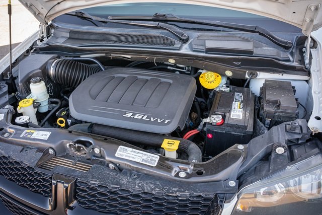 2017 Dodge Grand Caravan SE Plus Blacktop photo 31