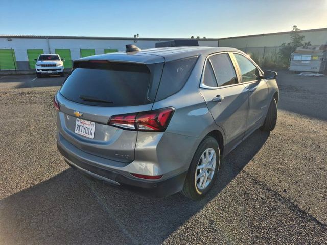 2024 Chevrolet Equinox LT photo 2