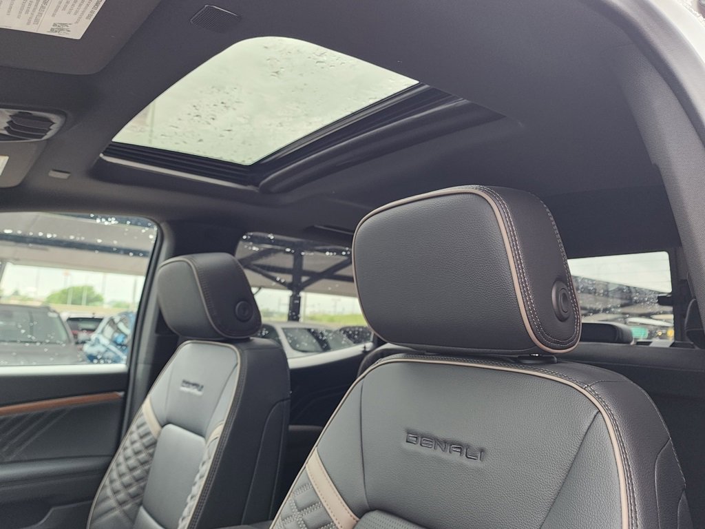 2026 Gmc Canyon Denali photo 16