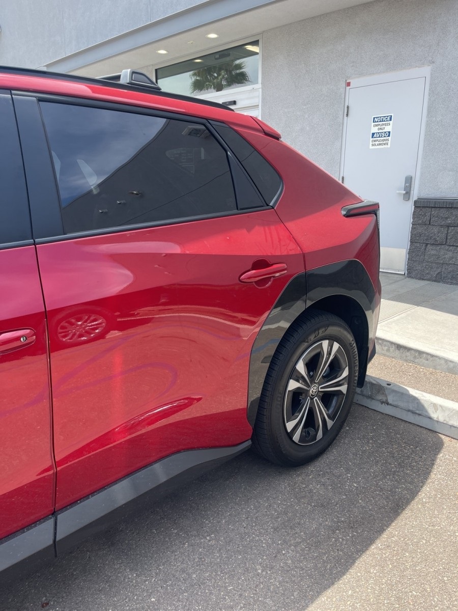 2024 Toyota bZ4X XLE photo 3