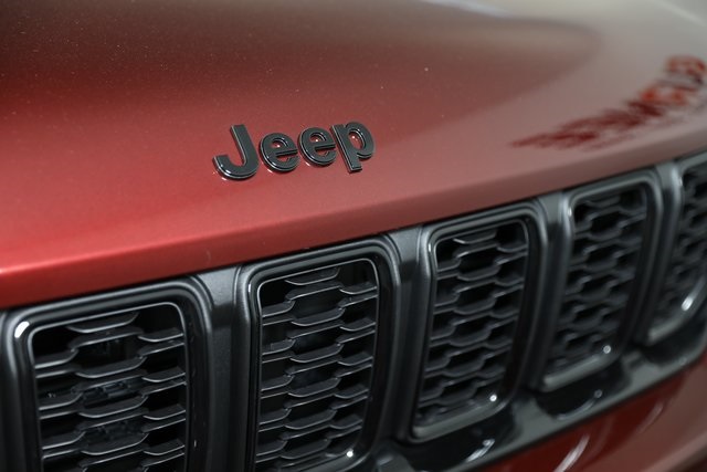 2025 Jeep Grand Cherokee Limited photo 24