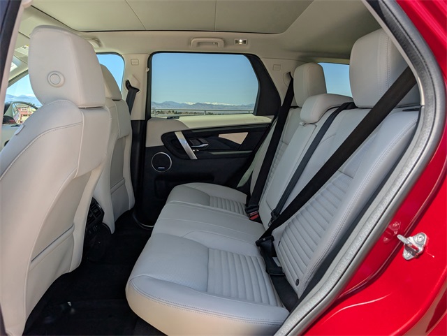 2025 Land Rover Discovery Sport S photo 4