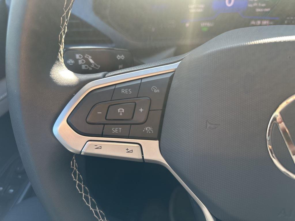 2024 Volkswagen Taos SE photo 11