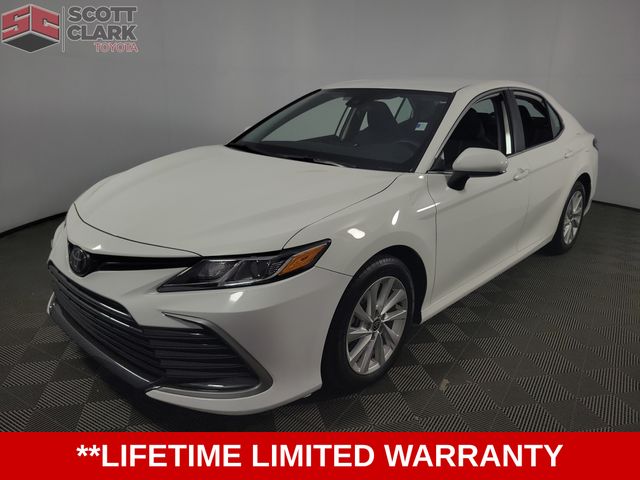 2023 Toyota Camry LE photo 3