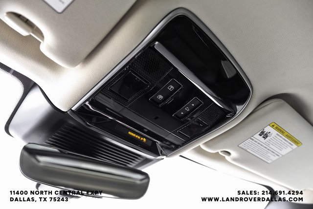 2023 Land Rover Range Rover SE photo 27
