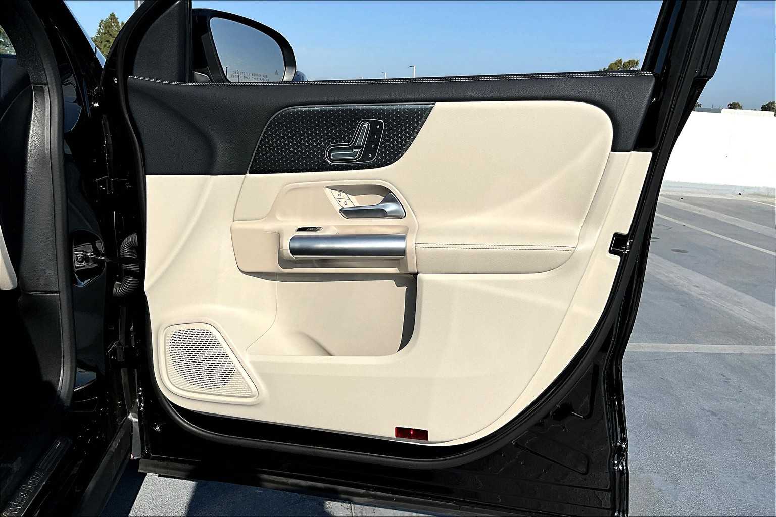 2025 Mercedes Benz GLA 250 photo 22