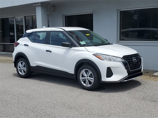 2025 Nissan Kicks Play S photo 19