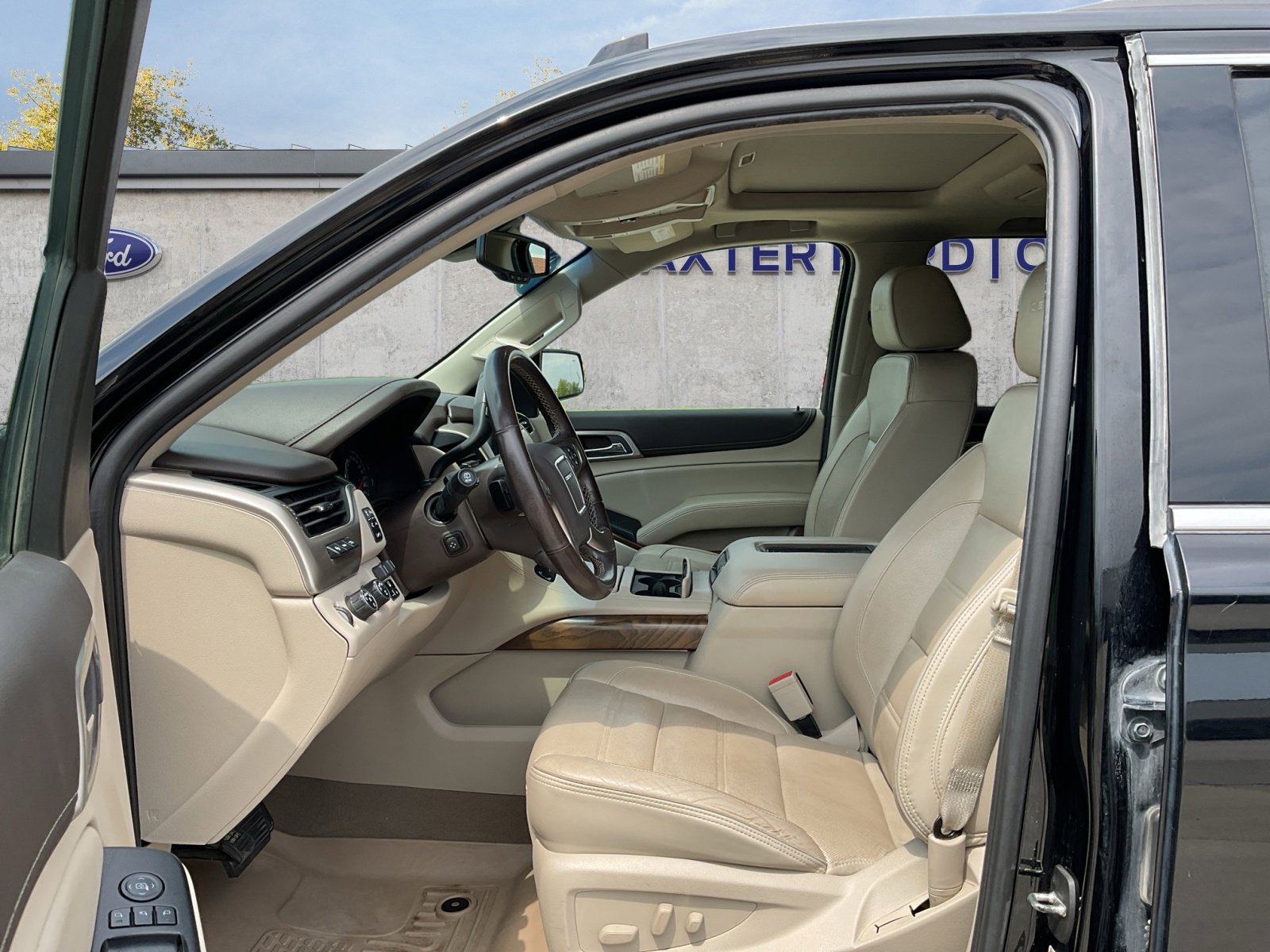 2019 Gmc Yukon XL Denali photo 2