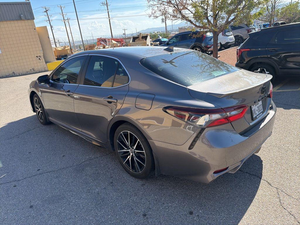 2024 Toyota Camry SE photo 4