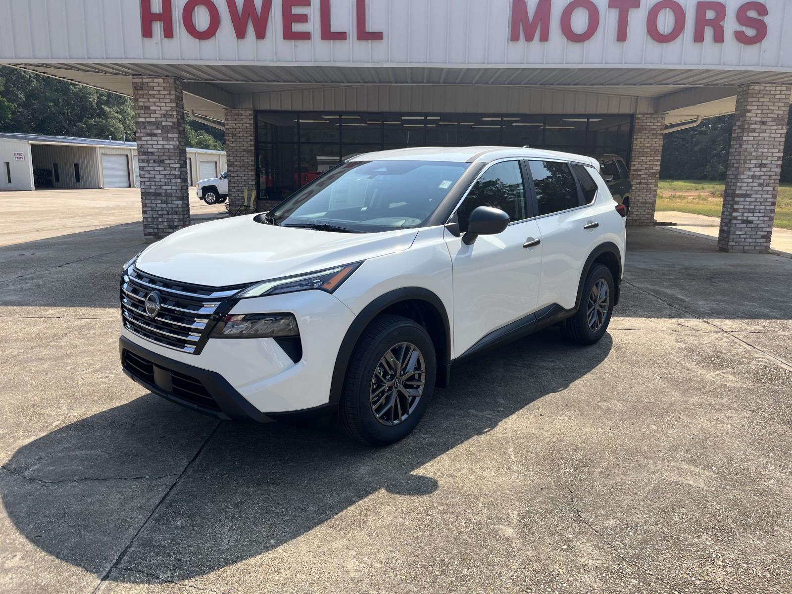 2026 Nissan Rogue S's photo