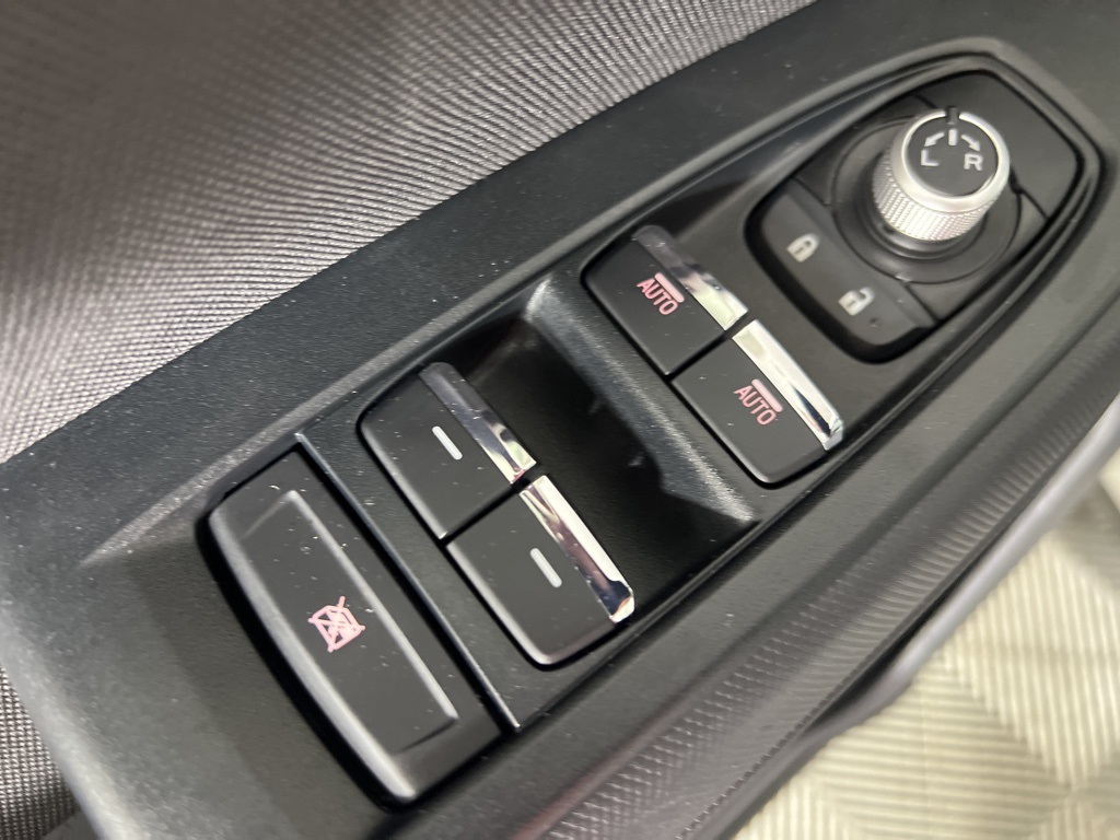 2025 Subaru Forester Premium Base photo 13