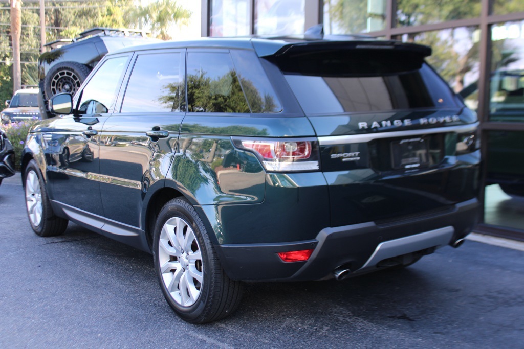 2017 Land Rover Range Rover Sport HSE photo 3