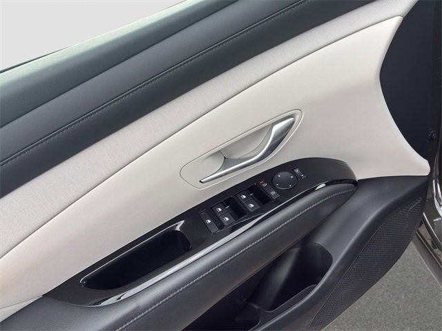 2025 Hyundai Tucson Limited photo 12