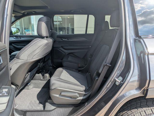 2025 Jeep Grand Cherokee Laredo X photo 24