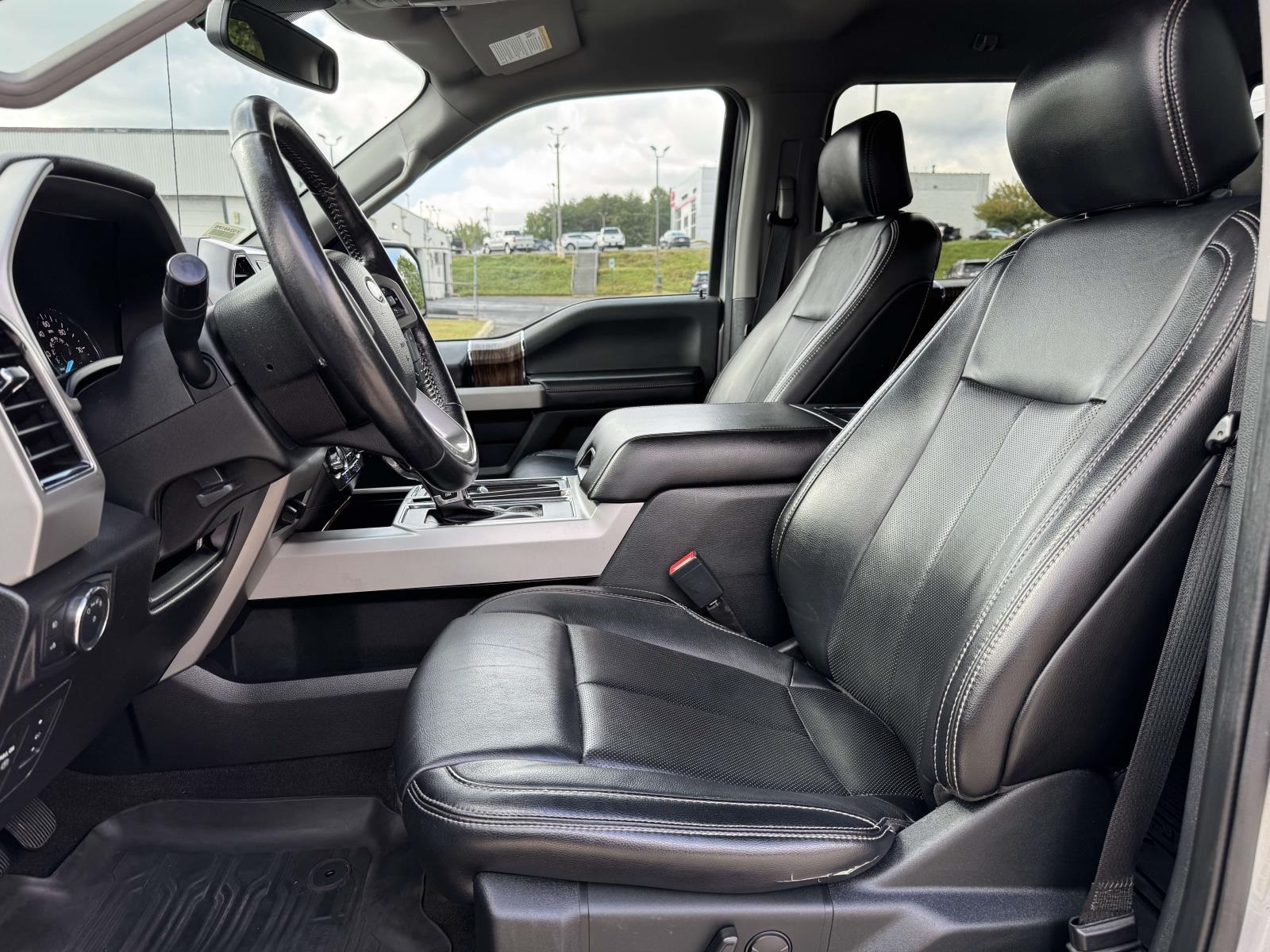 2020 Ford F-150 Lariat photo 10
