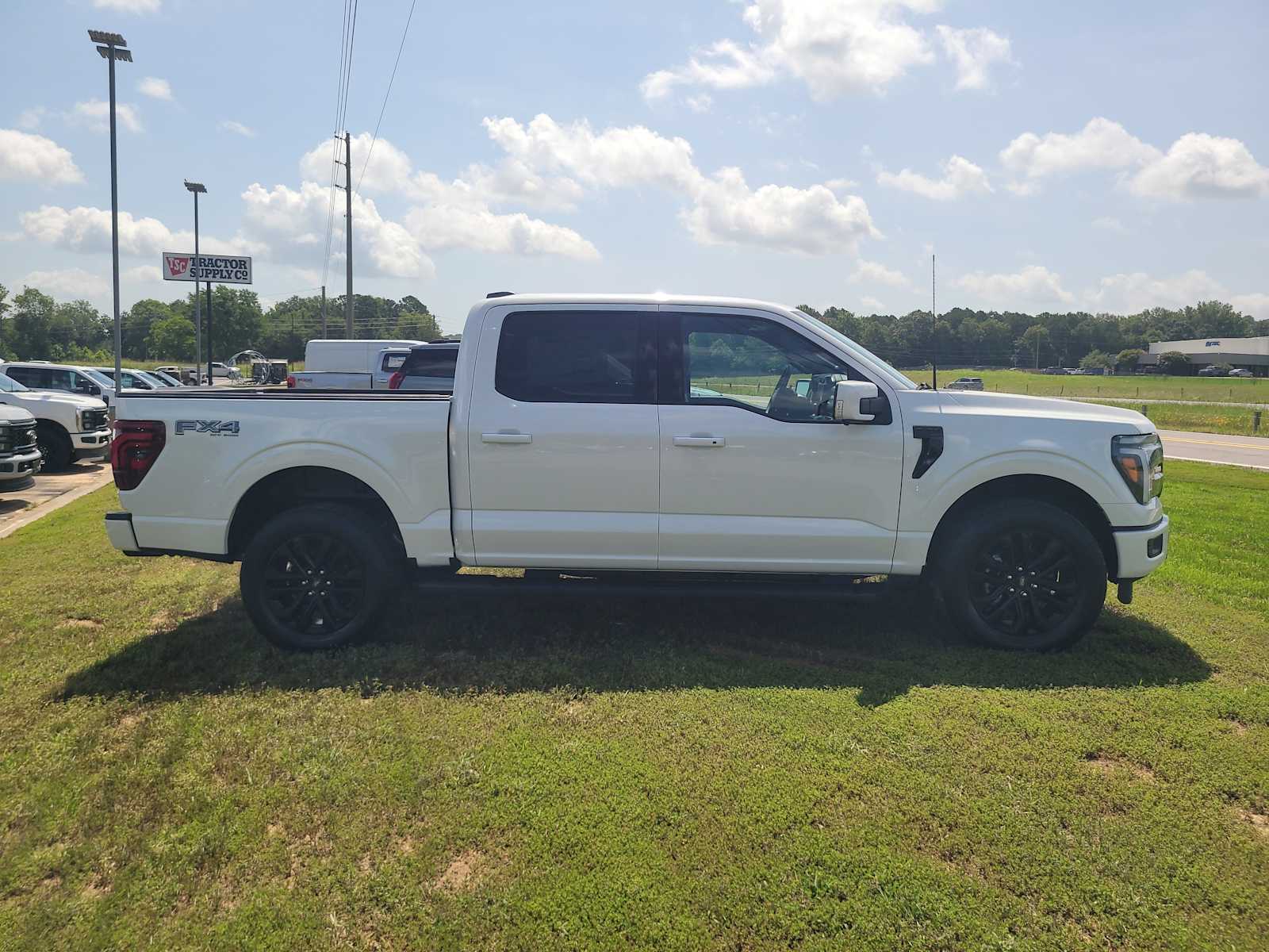 2025 Ford F-150 Lariat photo 2