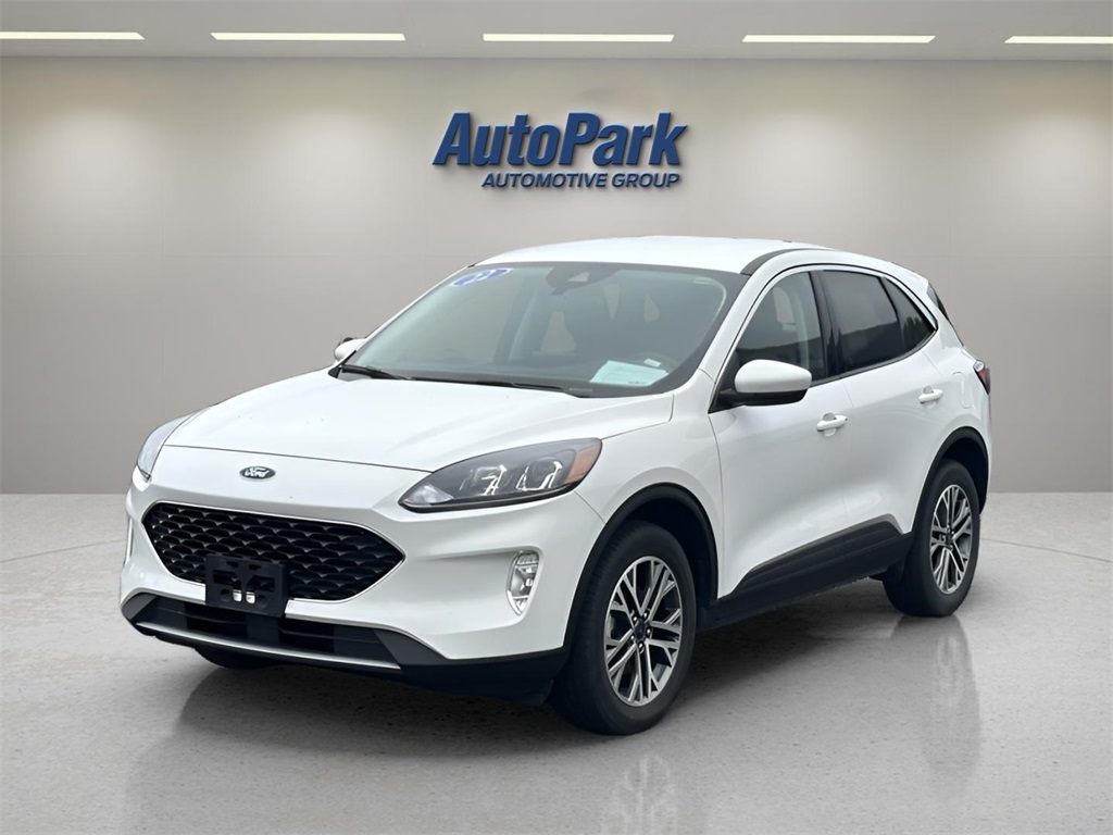 2022 Ford Escape SEL photo 2