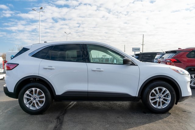 2022 Ford Escape SE photo 2
