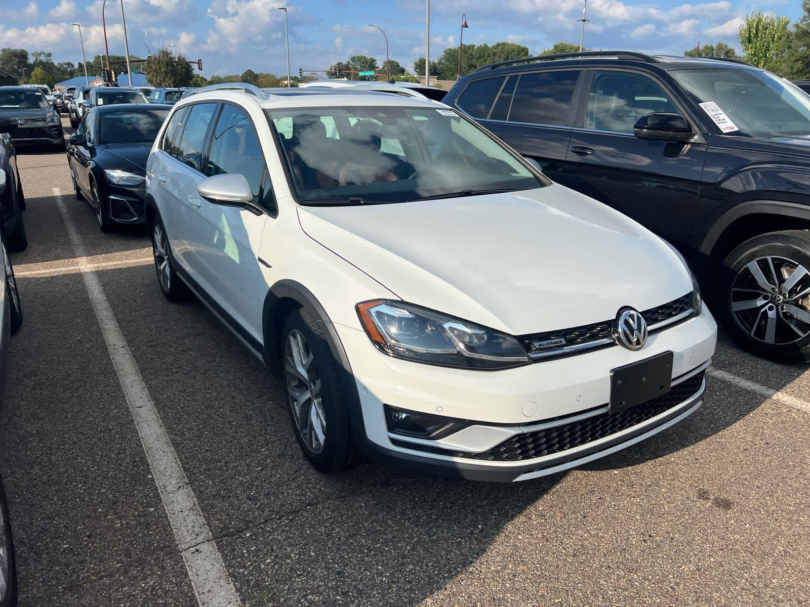 2018 Volkswagen Golf Alltrack SEL photo 2